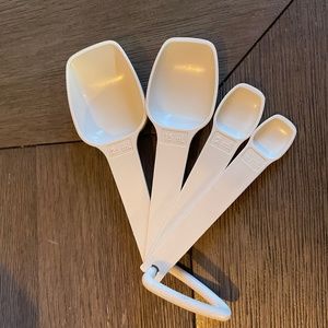 Vintage Tupperware measuring spoons